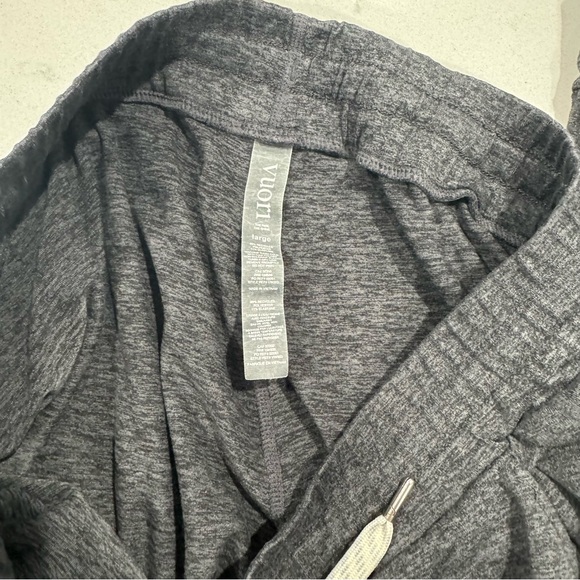 Vuori Performance Jogger -  Women's DreamKnit™ Joggers - Charcoal Heather - Picture 4 of 5